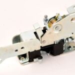 2.72136 Zamek drzwi DT SPARE PARTS