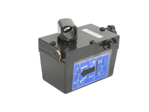 7. 77023 pompa/siłownik odchylania kabiny kierowcy dt spare parts - obrazek 2