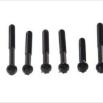 EL820548 Zestaw śrub głowicy cylindrów ELRING